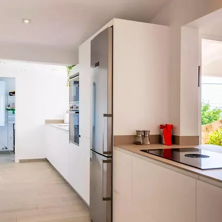 Villa Mediterranean In With Private Pool.