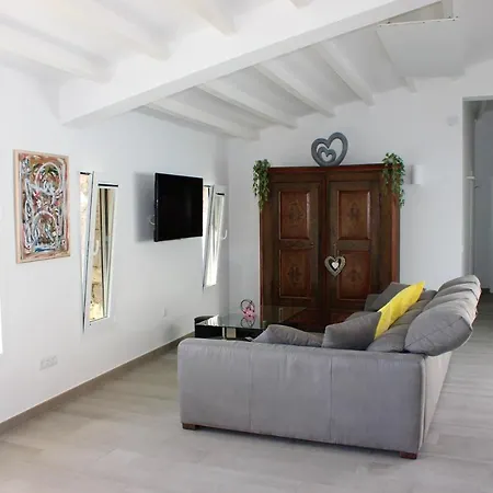 Mediterranean In With Private Pool. * קלפה