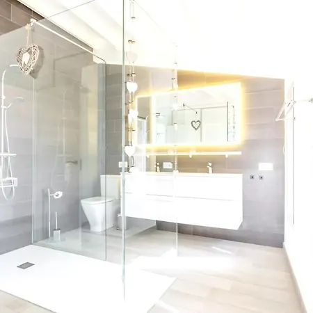 וילה Mediterranean In With Private Pool. קלפה