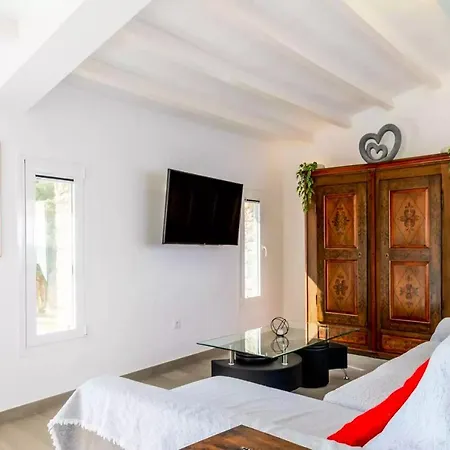 Mediterranean In With Private Pool.