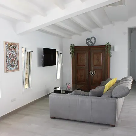 וילה Mediterranean In With Private Pool. קלפה