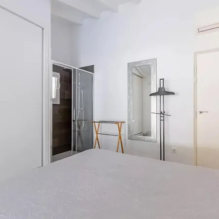 Mediterranean In With Private Pool. וילה קלפה