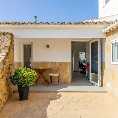 Mediterranean In With Private Pool. וילה